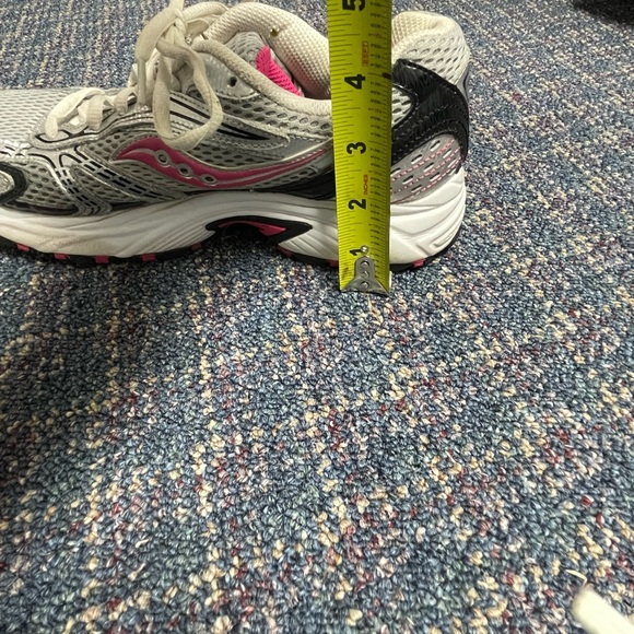 Preloved Women’s Saucony Oasis Running Shoes size 8.5 - Picture 2 of 16